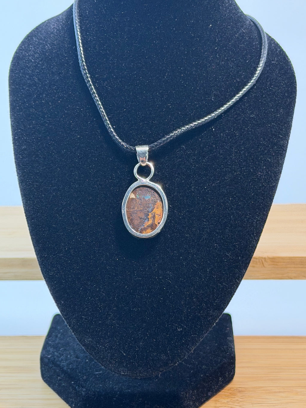 Colgante de ópalo Boulder en plata de ley 925 hecho artesanalmente
