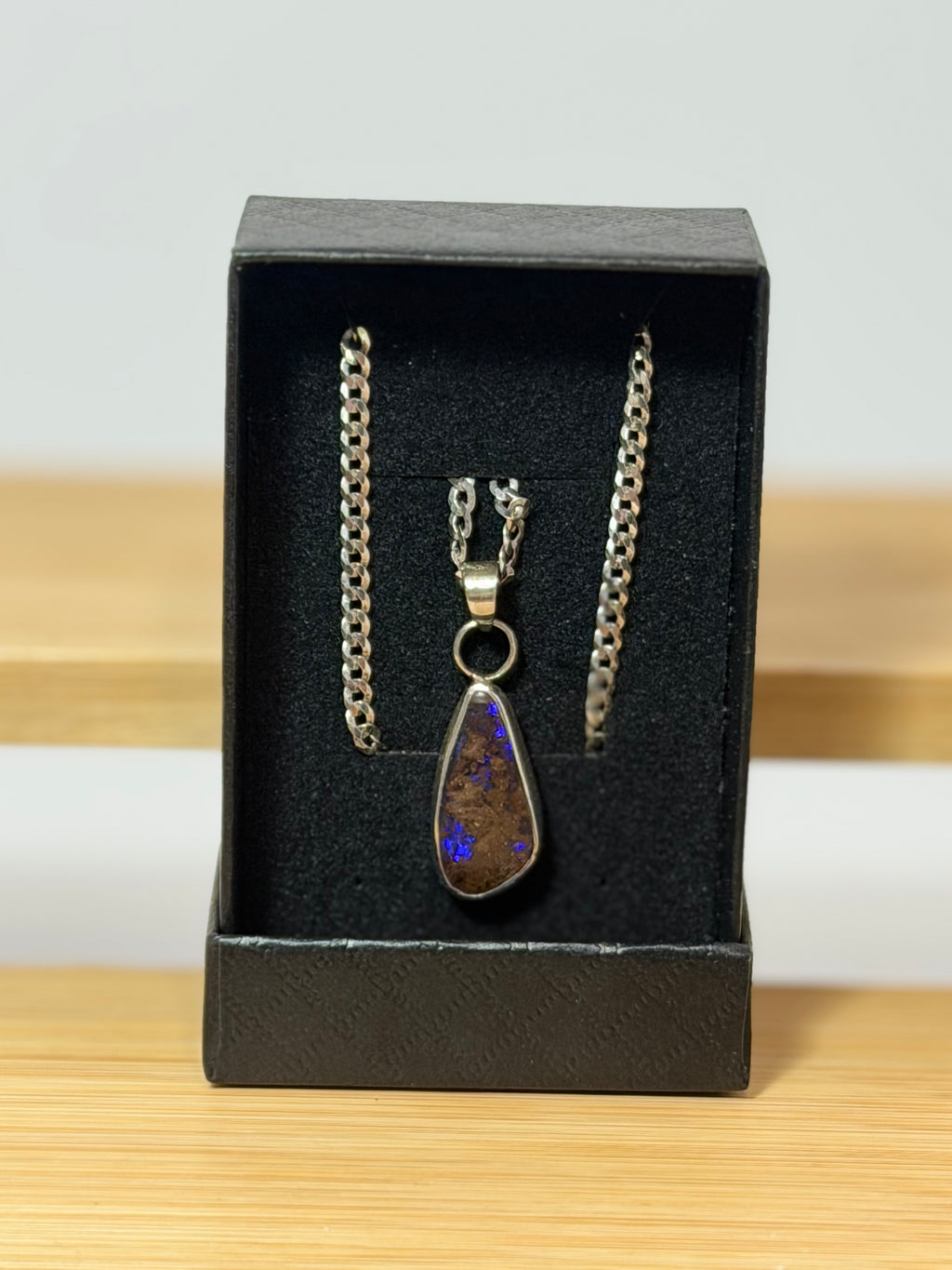 Colgante de ópalo Boulder en plata 925 hecho artesanalmente