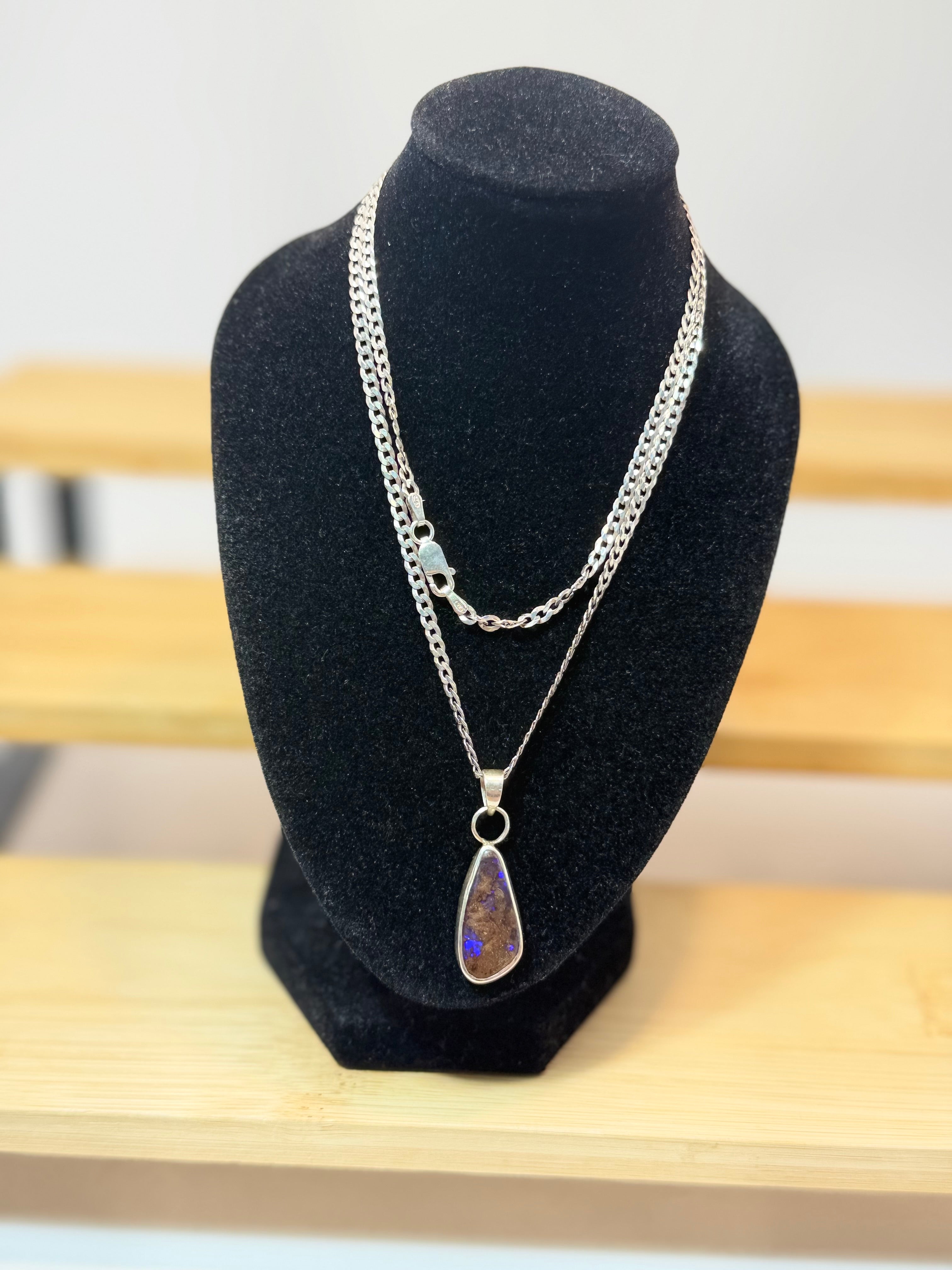 Colgante de ópalo Boulder en plata 925 hecho artesanalmente