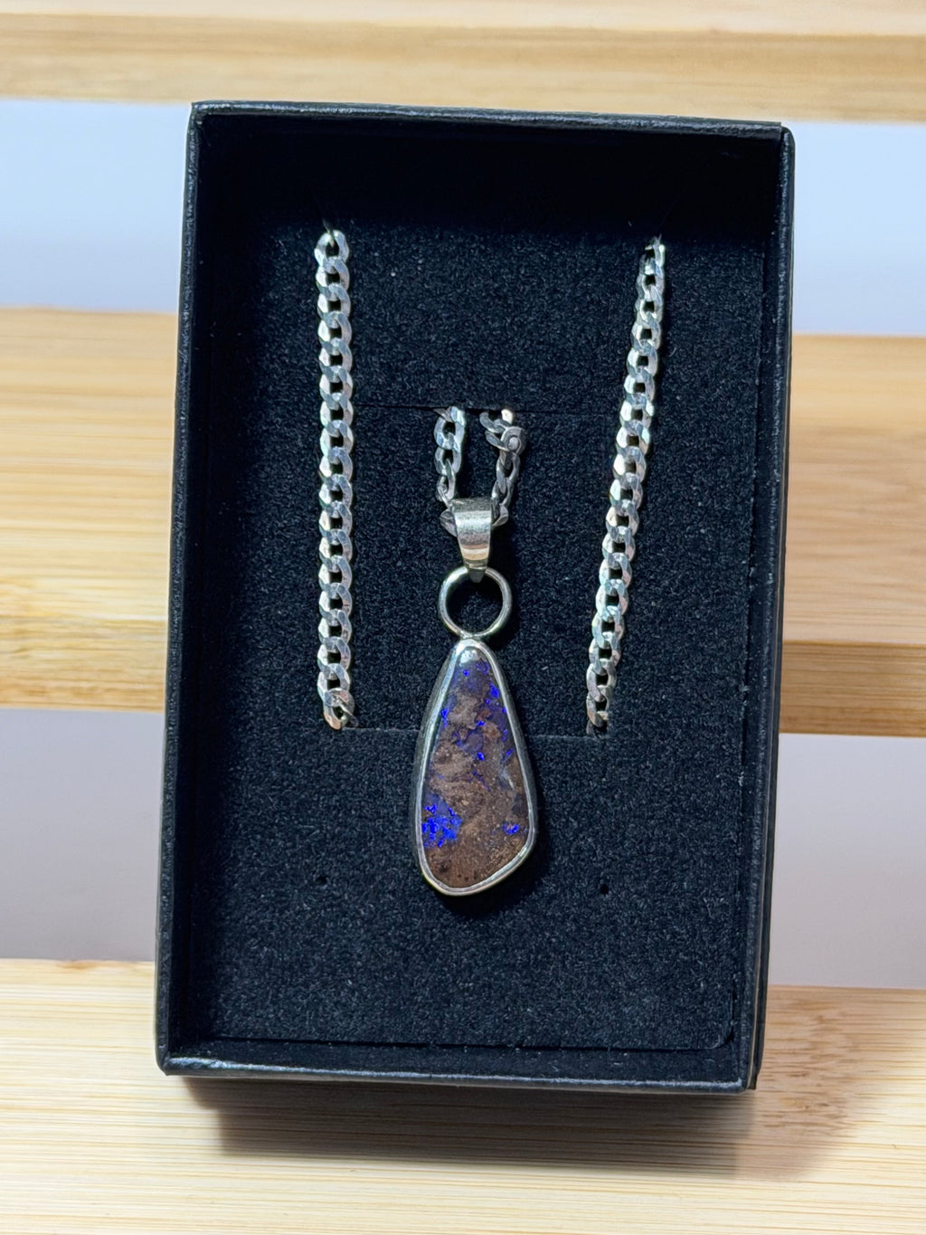 Colgante de ópalo Boulder en plata 925 hecho artesanalmente