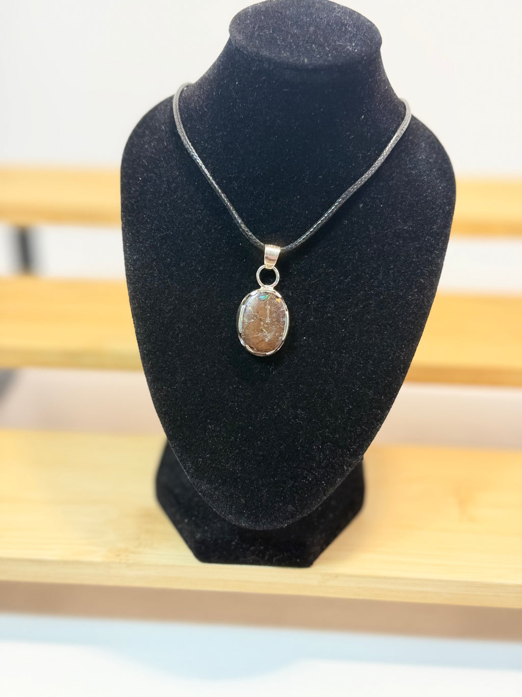 Colgante de ópalo Boulder en plata de ley 925 hecho artesanalmente