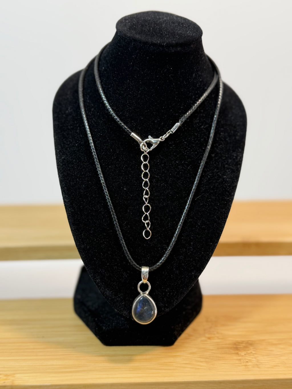 Colgante de labradorita de plata artesanal
